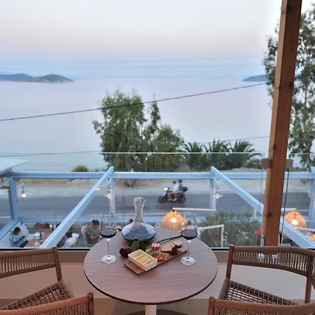 Salty Wave Suites Skiathos Exterior photo