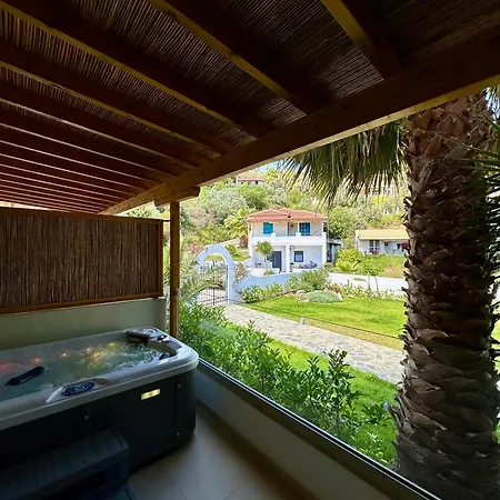 Salty Wave Suites Skiathos Exterior photo
