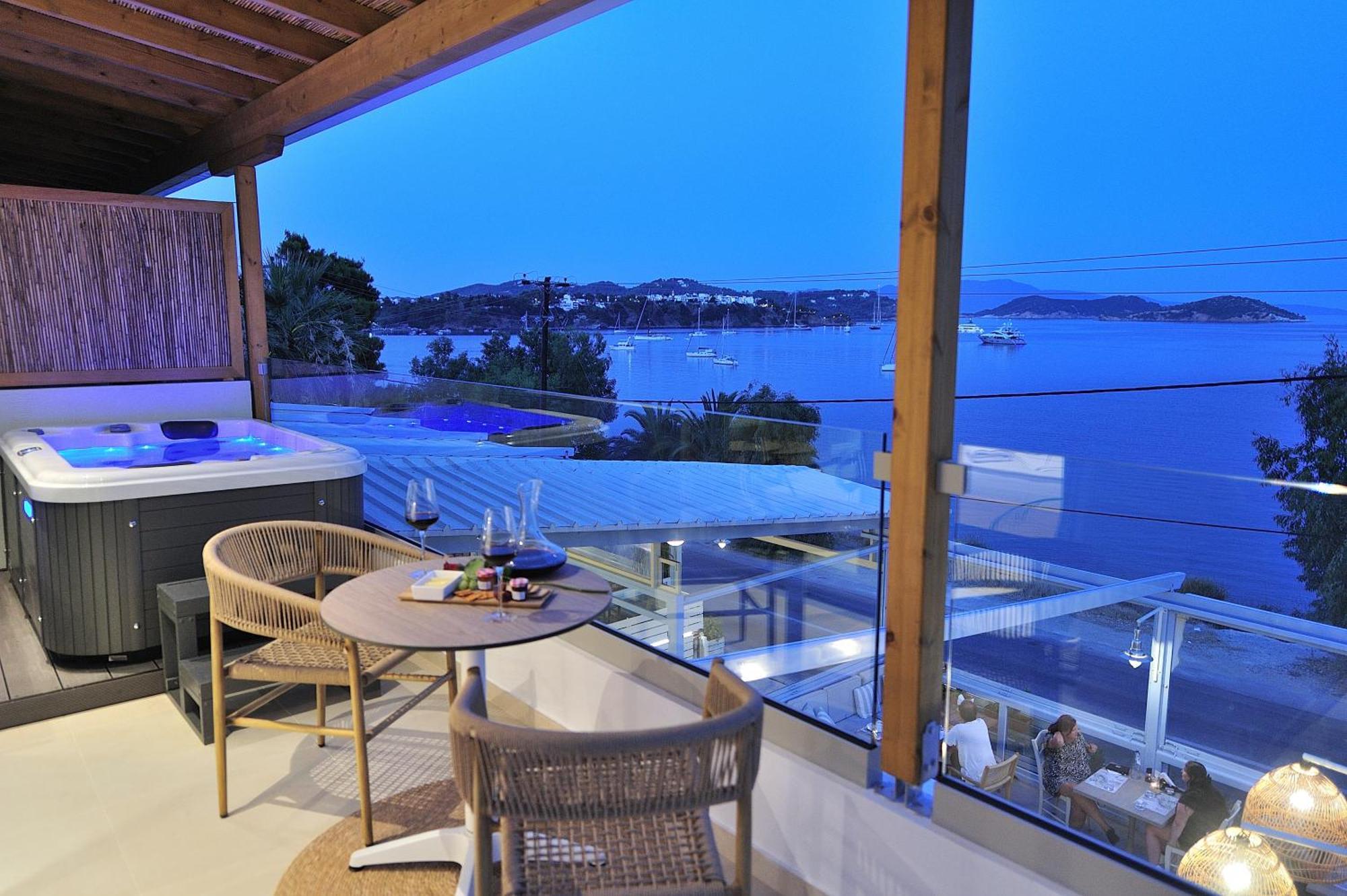 Salty Wave Hotel *